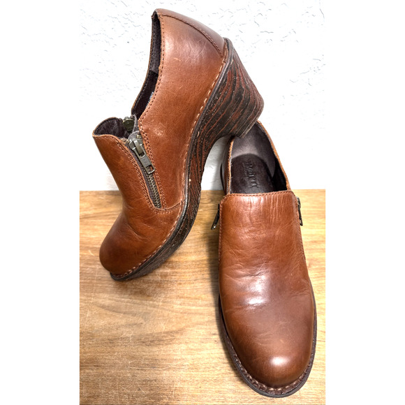 Women's Born Clogs Brown Leather Lightweight Size 9 Side Zip Classic Shoes EUC - Picture 1 of 13